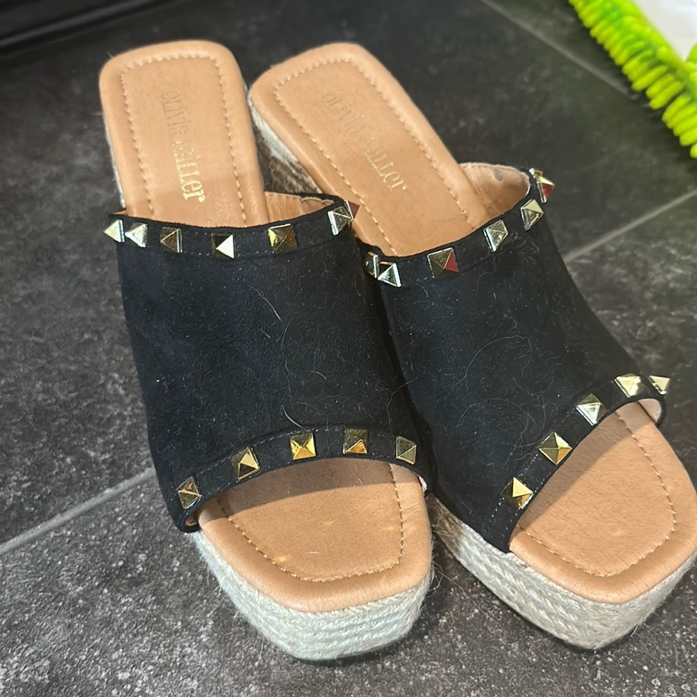 Never worn